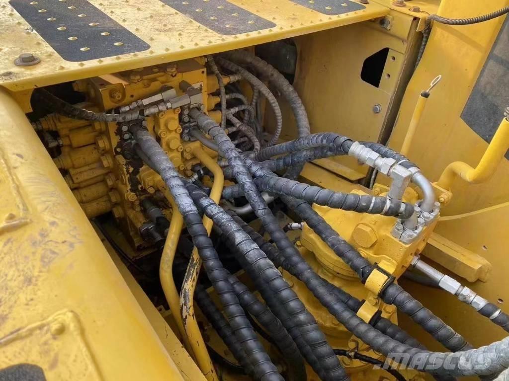 Komatsu pc 220 Vikšriniai ekskavatoriai