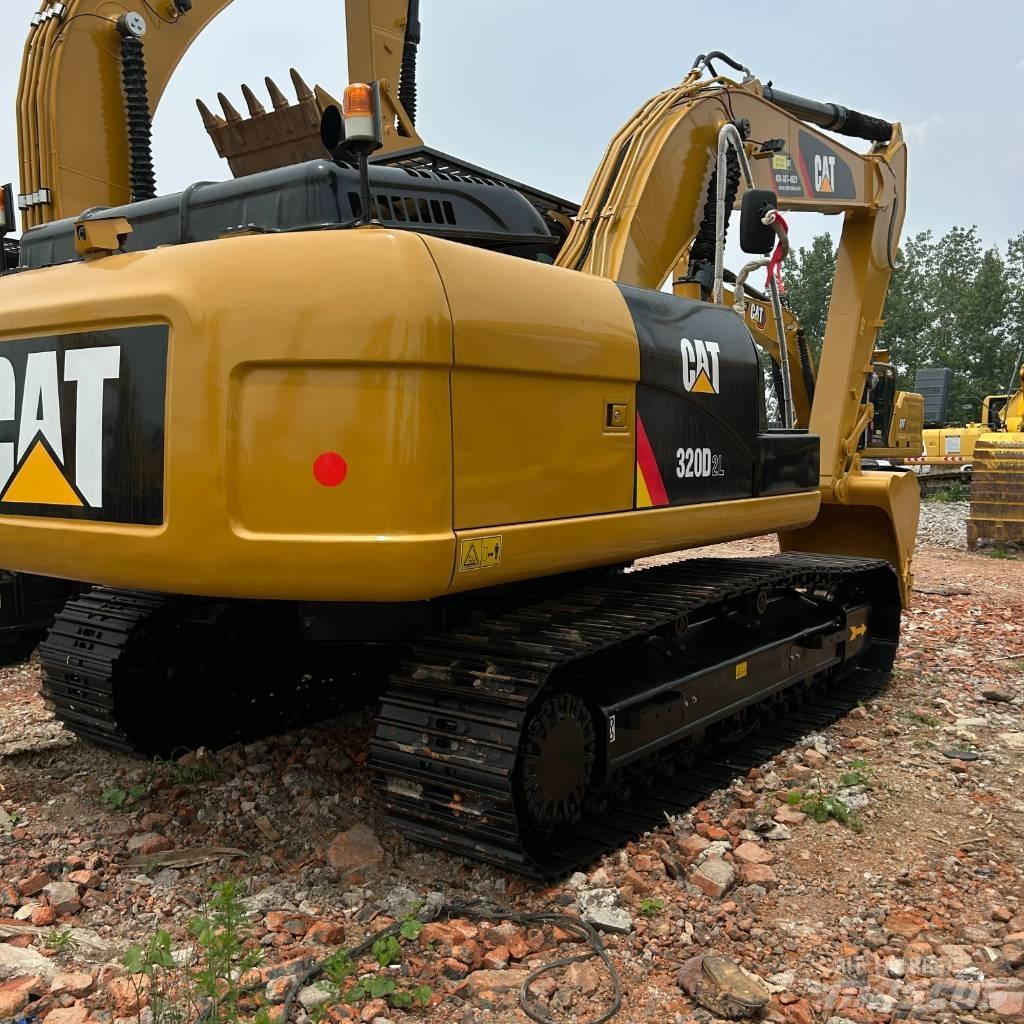 CAT 320D2L Vikšriniai ekskavatoriai