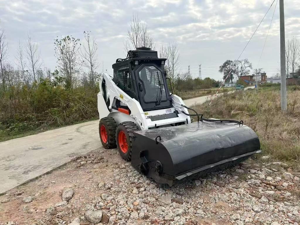 Bobcat S 185 Krautuvai su šoniniu pasukimu
