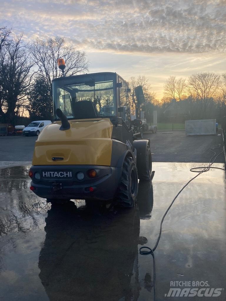 Hitachi ZW 75-6 Naudoti ratiniai krautuvai