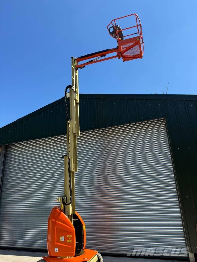 JLG Toucan 10 E-L Vertikalūs stiebiniai keltuvai