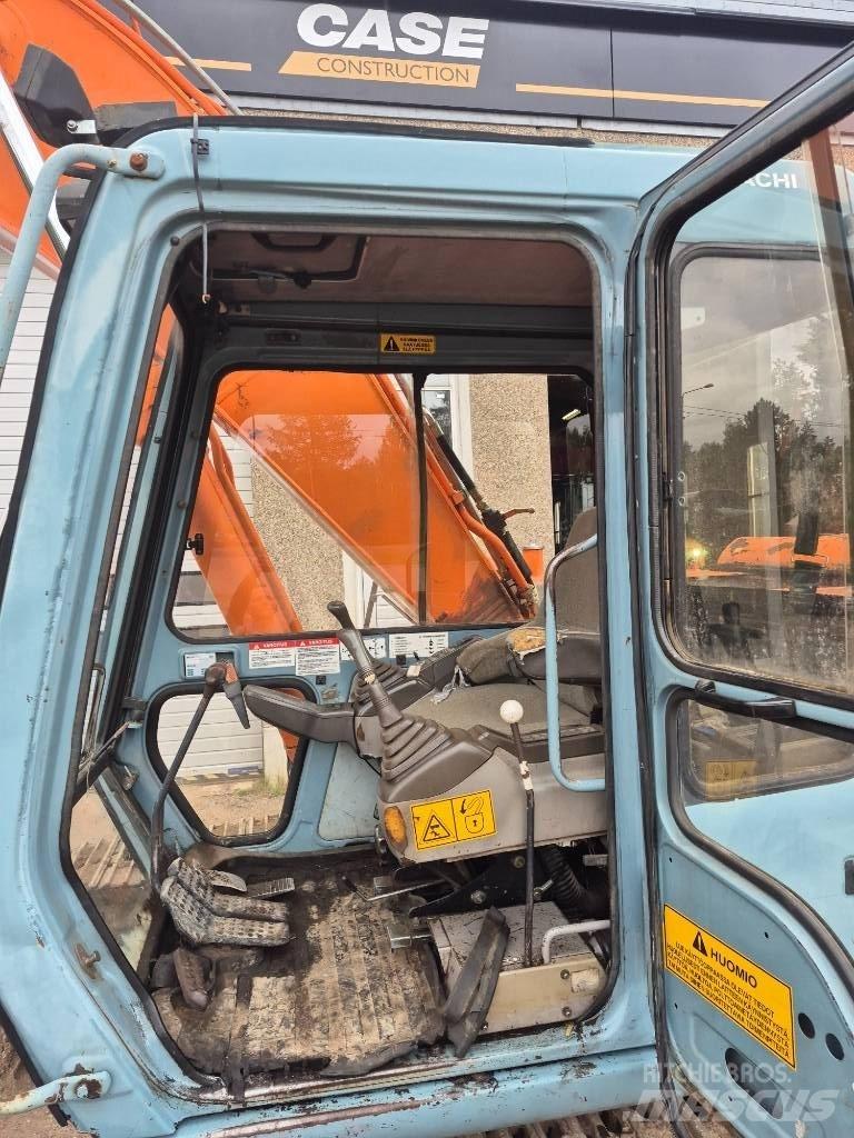 Hitachi EX 200-3 Vikšriniai ekskavatoriai