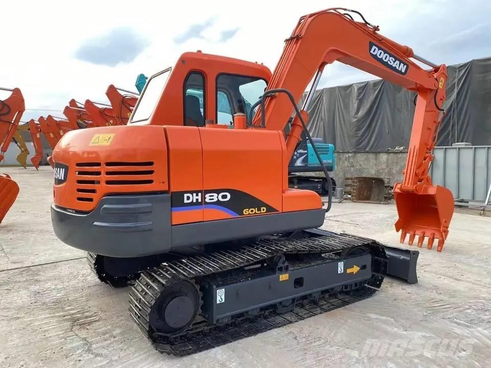 Doosan DH80 Vidutinės galios ekskavatoriai 7-12 t
