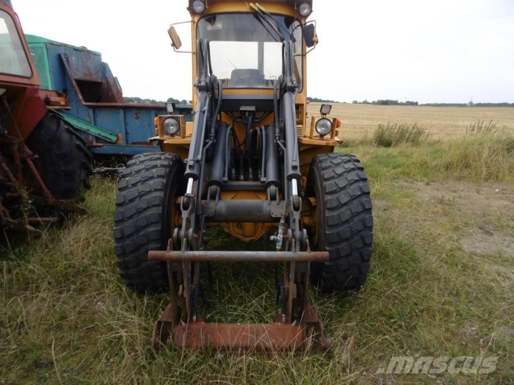 Volvo BM 4200 Naudoti ratiniai krautuvai