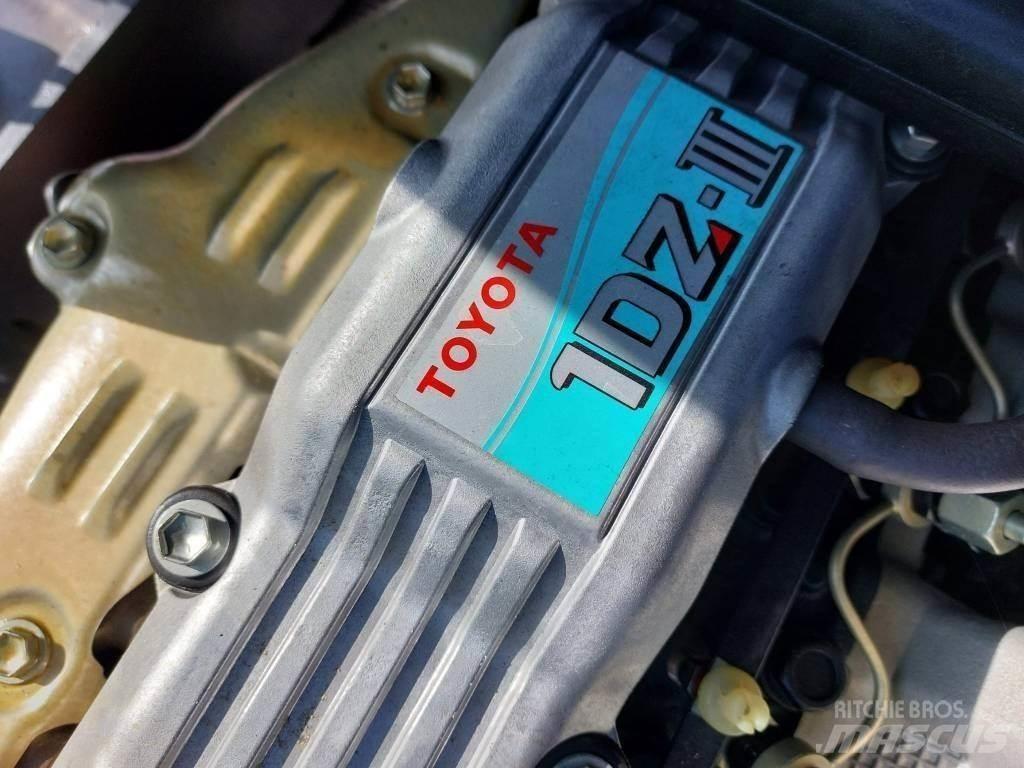 Toyota FDZN30 Šakiniai krautuvai - Kita