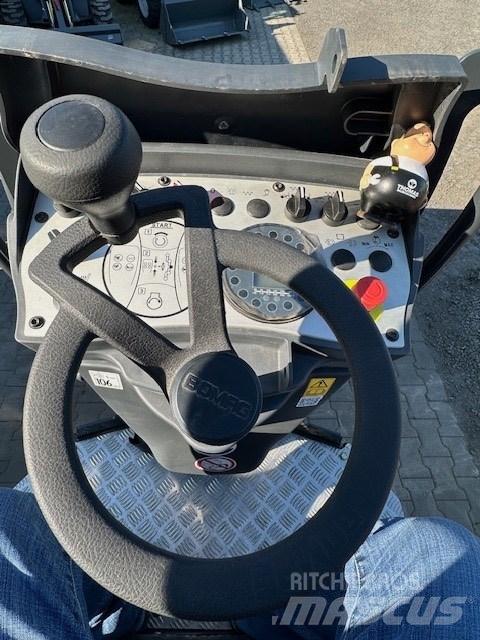 Bomag BW 120 AD-5 Porinių būgnų volai