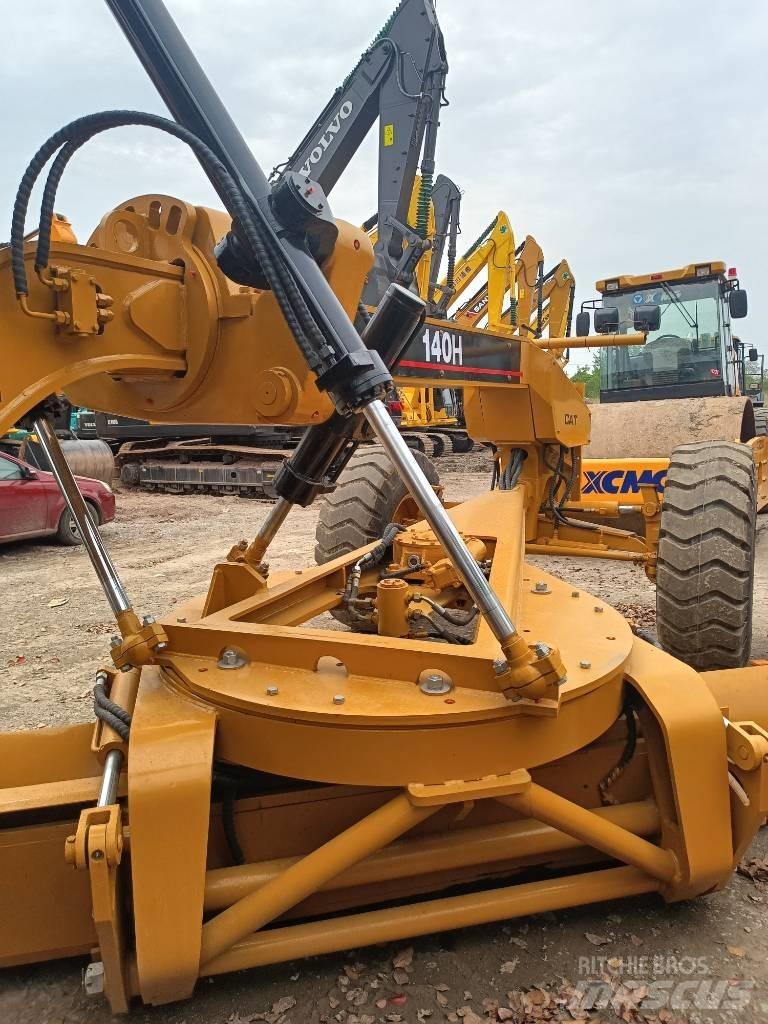 CAT 140 H Greideriai