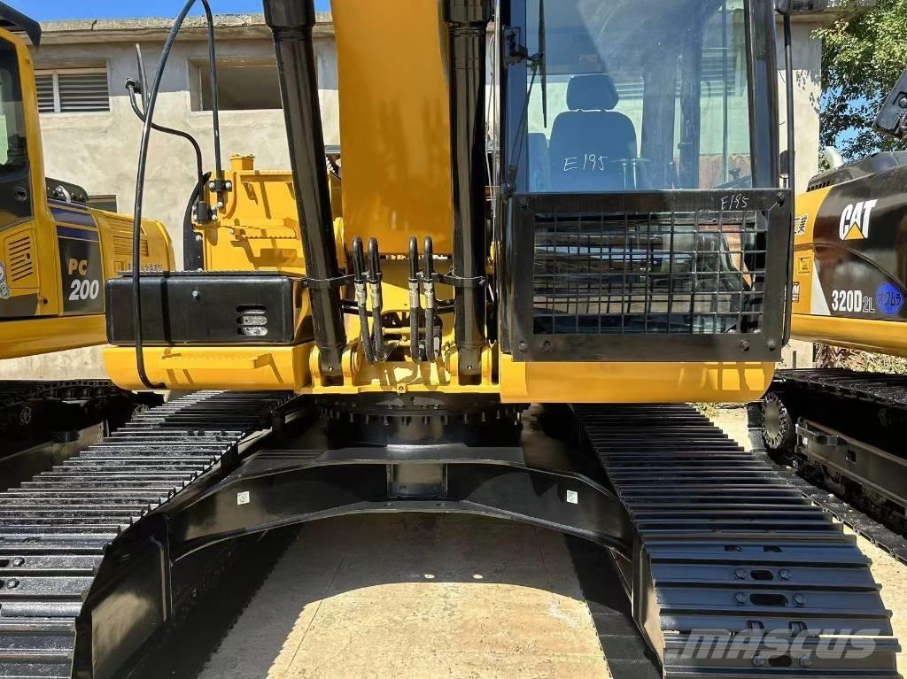 CAT 320 D L Vikšriniai ekskavatoriai