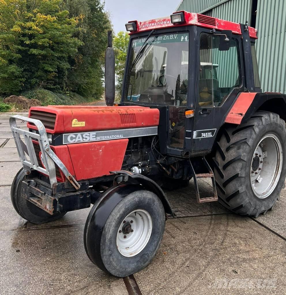Case IH 745 XL Traktoriai