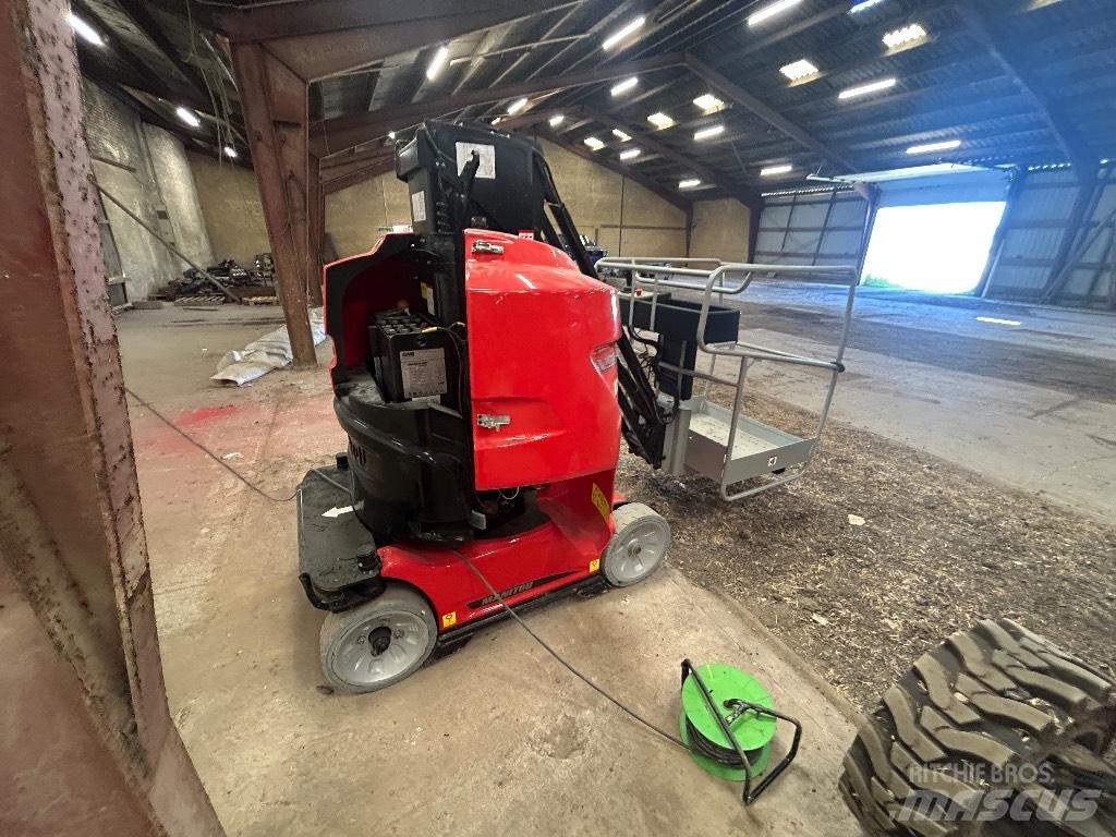 Manitou 100 VJR Vertikalūs stiebiniai keltuvai