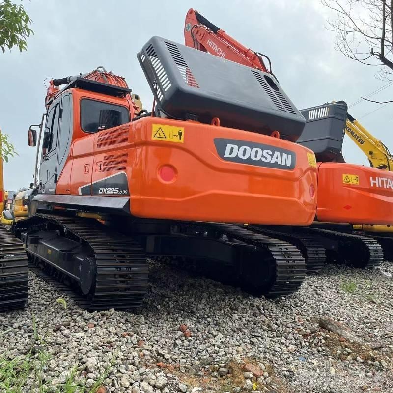 Doosan DX 225 Vikšriniai ekskavatoriai
