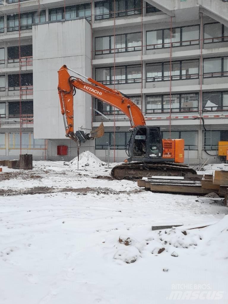  ICE Hitachi 328 B Polių kalimo technika