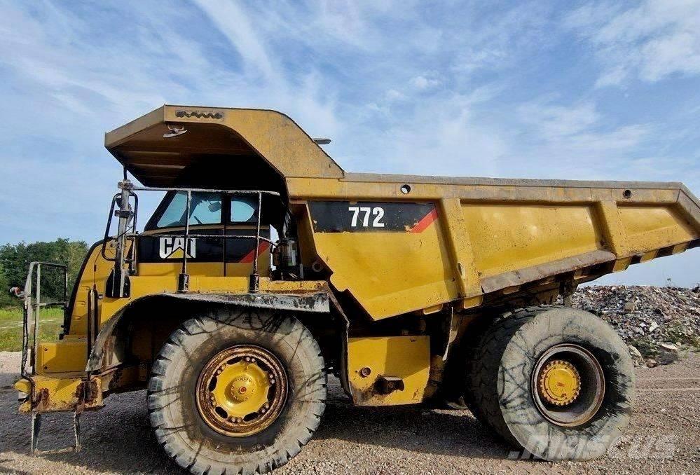 CAT 772 Atliekų išvežimo technika