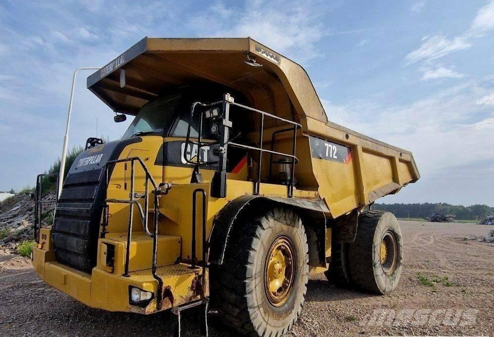 CAT 772 Atliekų išvežimo technika