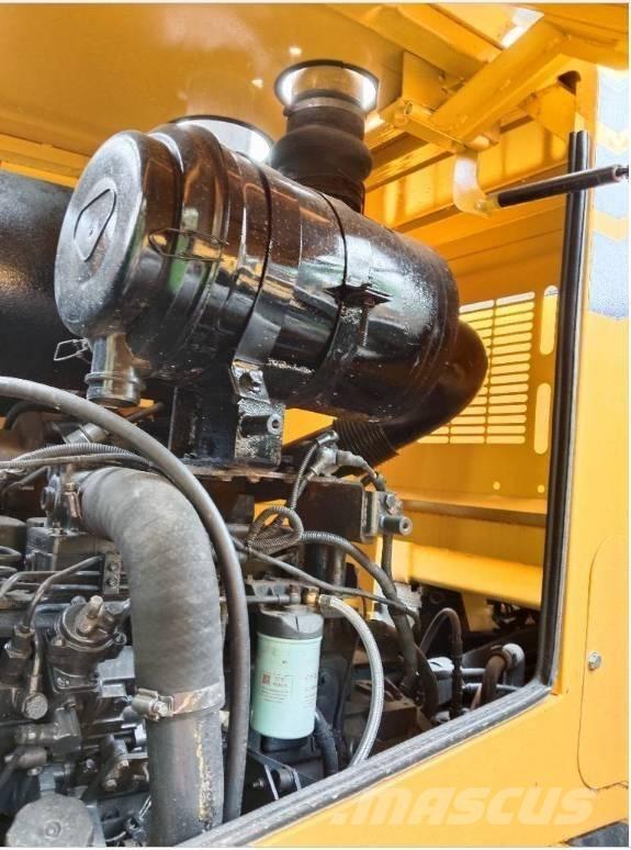 Komatsu WA 320-5 Vikšriniai ekskavatoriai