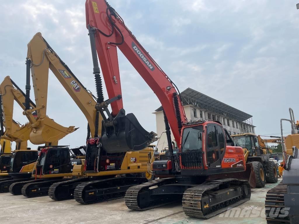 Doosan DX 225 LCA Vikšriniai ekskavatoriai