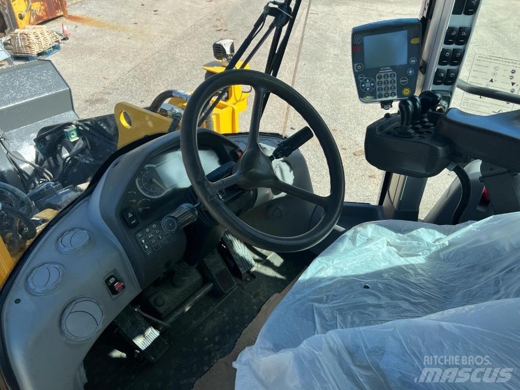 Volvo L 120 H Naudoti ratiniai krautuvai