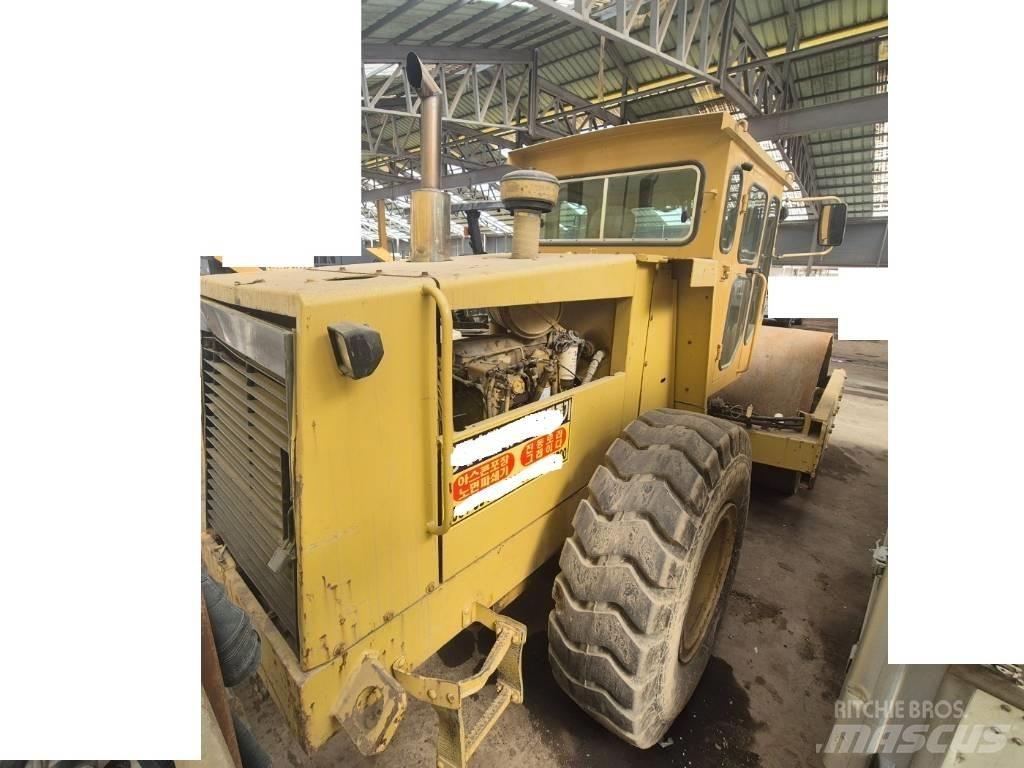 CAT CS 563 Porinių būgnų volai