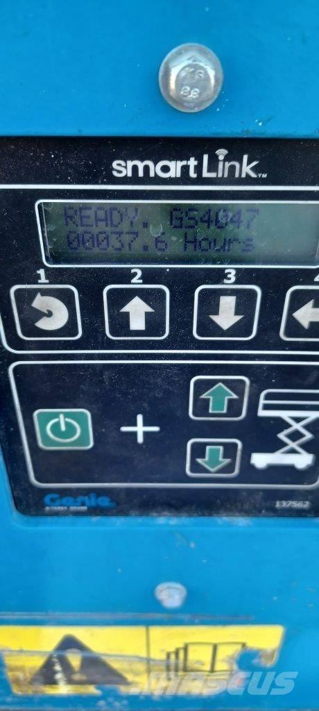 GENIE GS4047 Žirkliniai keltuvai