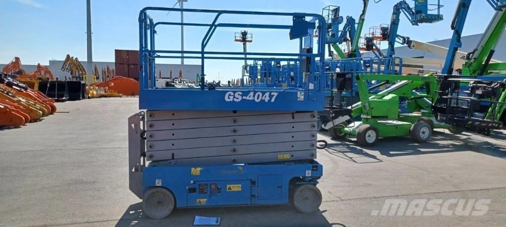 GENIE GS4047 Žirkliniai keltuvai