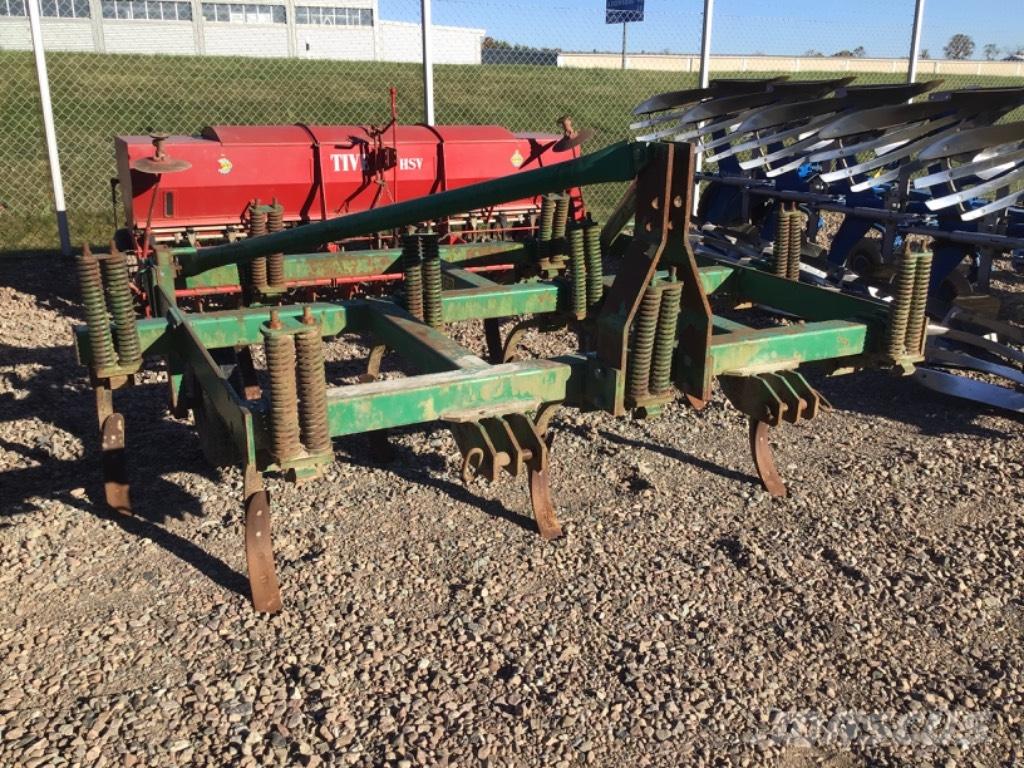  Grubber Kultivator Kultivatoriai