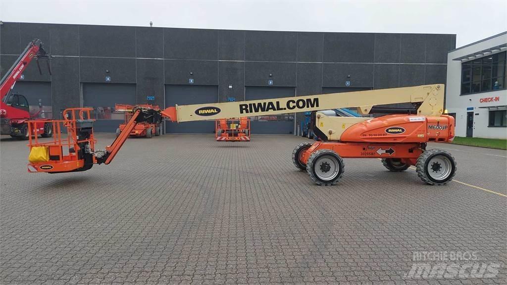 JLG M600JP Teleskopiniai keltuvai