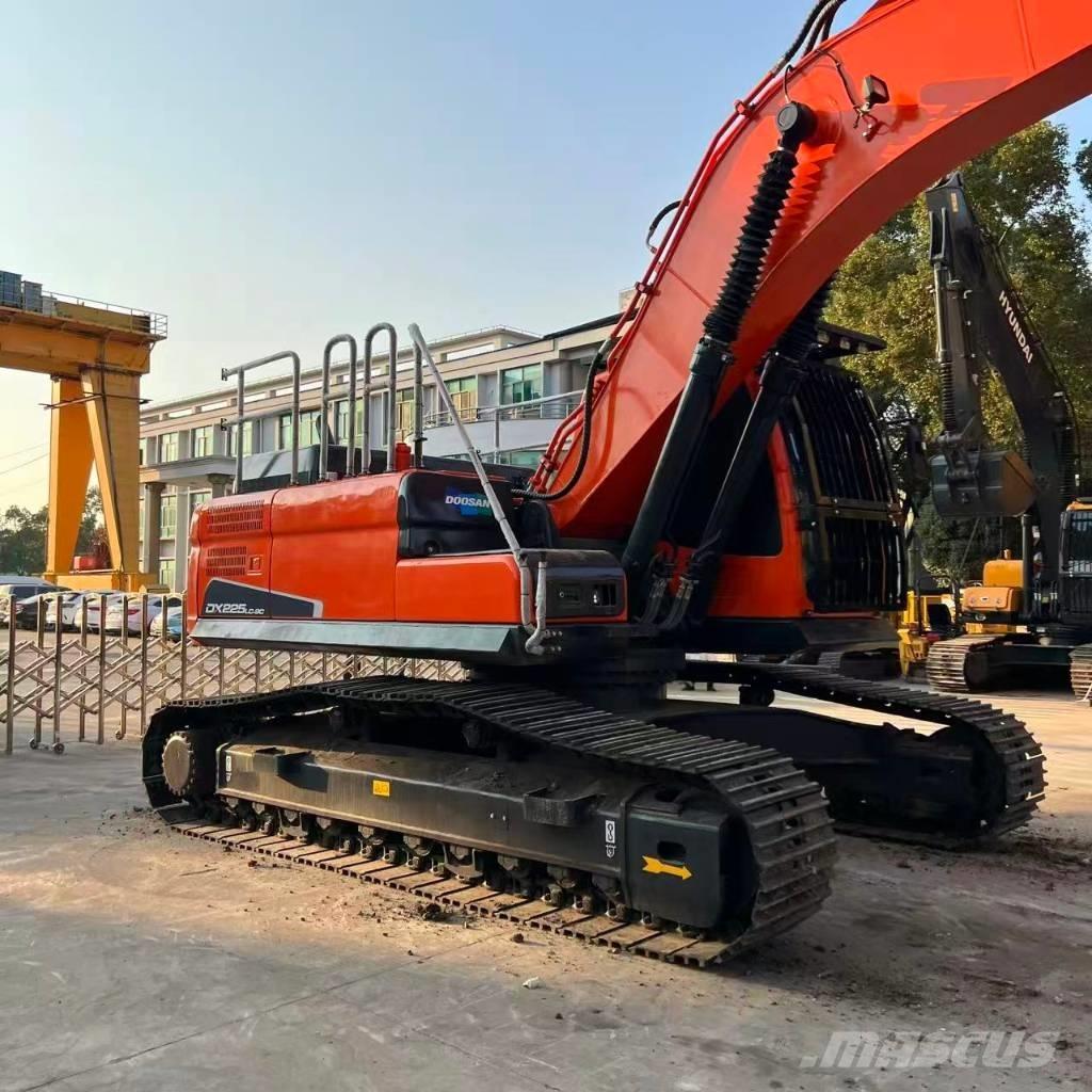 Doosan DX225LC-9C Vikšriniai ekskavatoriai