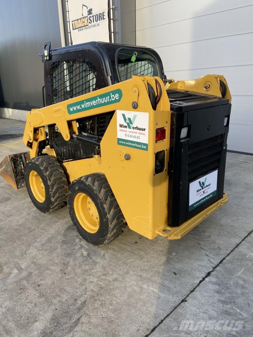 CAT 226 D3 (5867) Krautuvai su šoniniu pasukimu