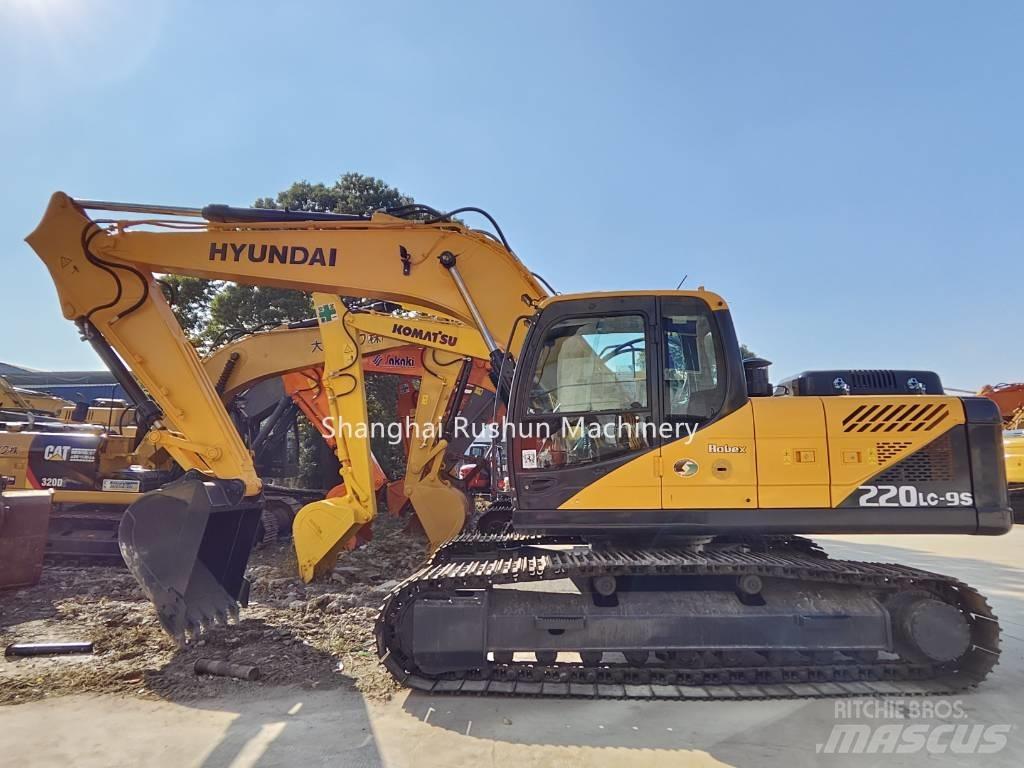 Hyundai 220 Vikšriniai ekskavatoriai