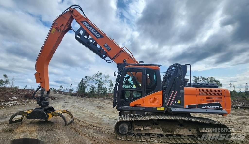 Doosan DX 225 LC-5 Vikšriniai ekskavatoriai