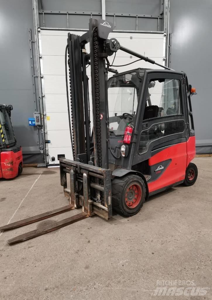 Linde E50HL-01 Elektriniai šakiniai krautuvai