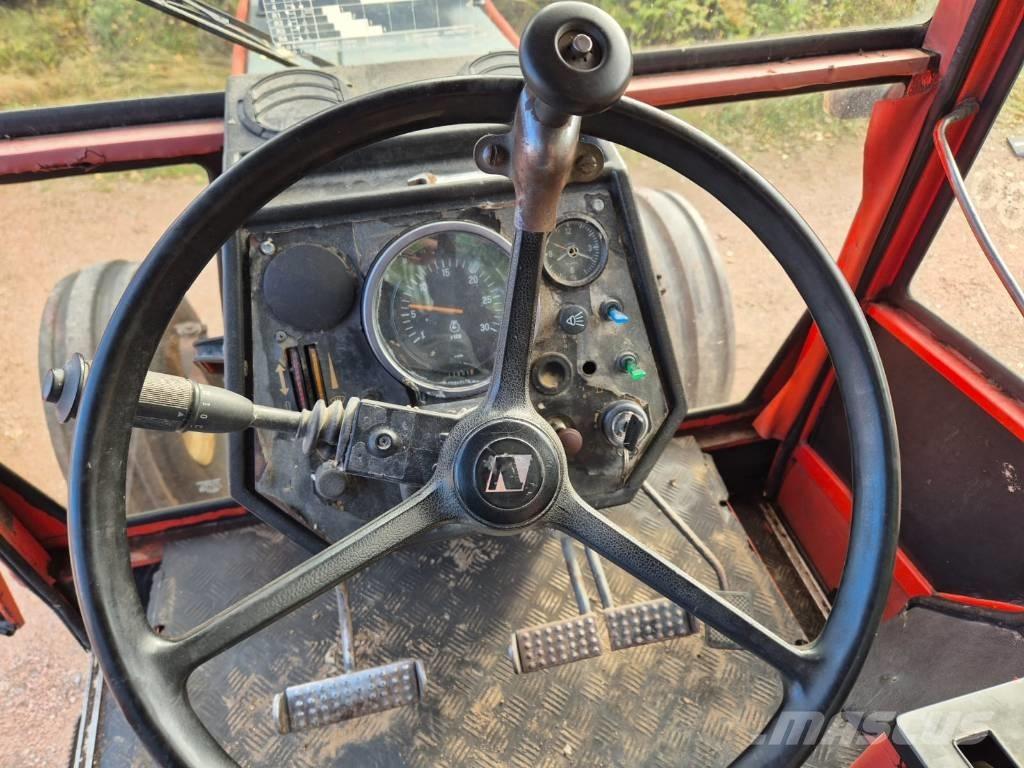Valmet 805 Traktoriai