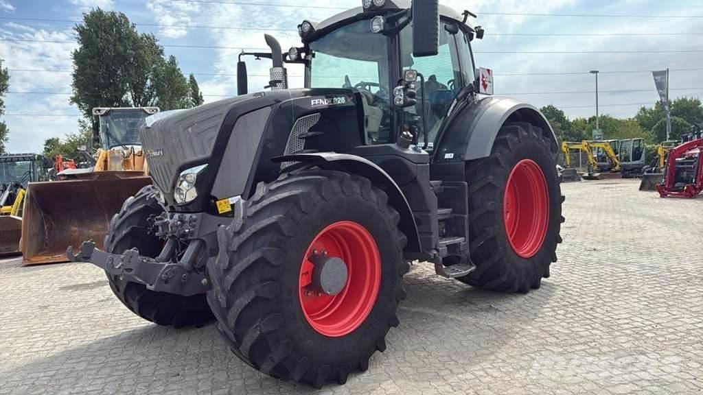 Fendt 828 Vario 0 Traktoriai
