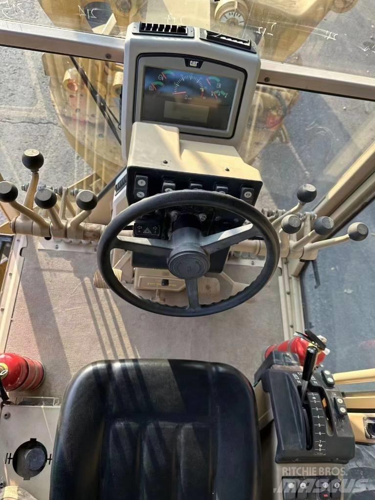 CAT 140 K Greideriai