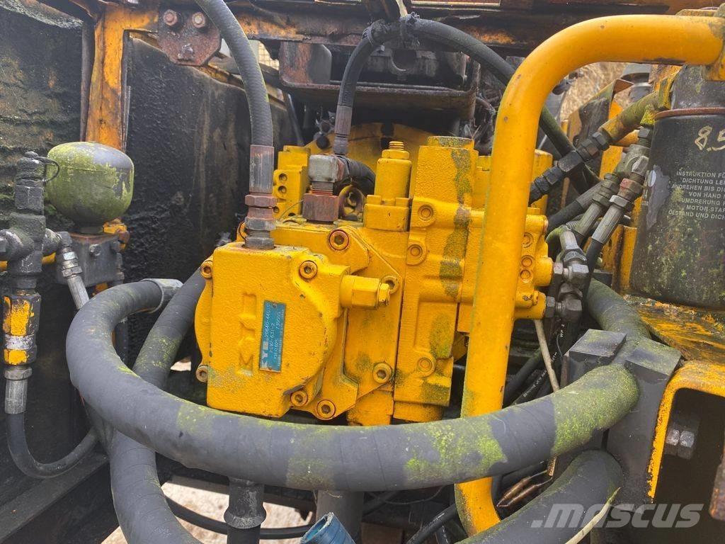 JCB JS 130 Vikšriniai ekskavatoriai