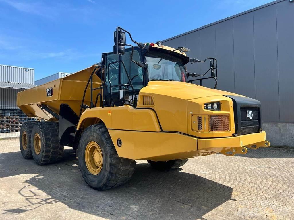 CAT 730 Atliekų išvežimo technika
