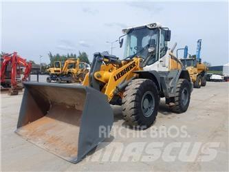 Liebherr L 524 Naudoti ratiniai krautuvai
