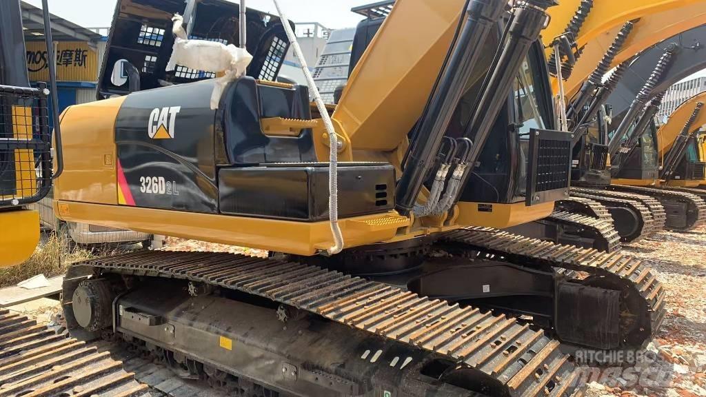 CAT 326 Vikšriniai ekskavatoriai