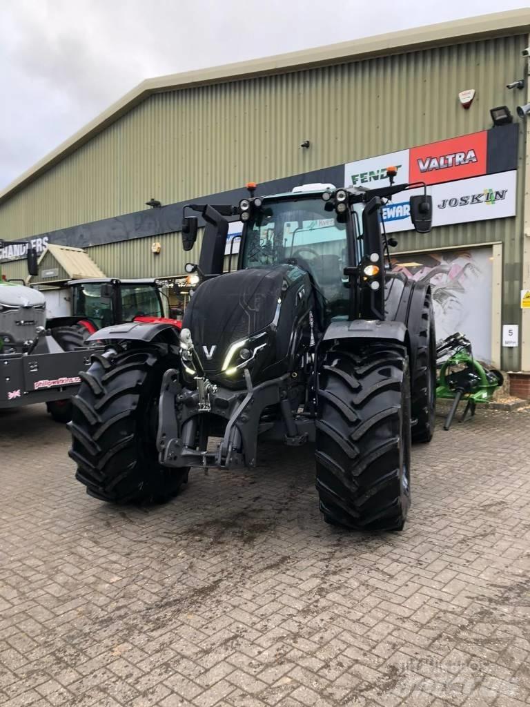 Valtra T235V Traktoriai