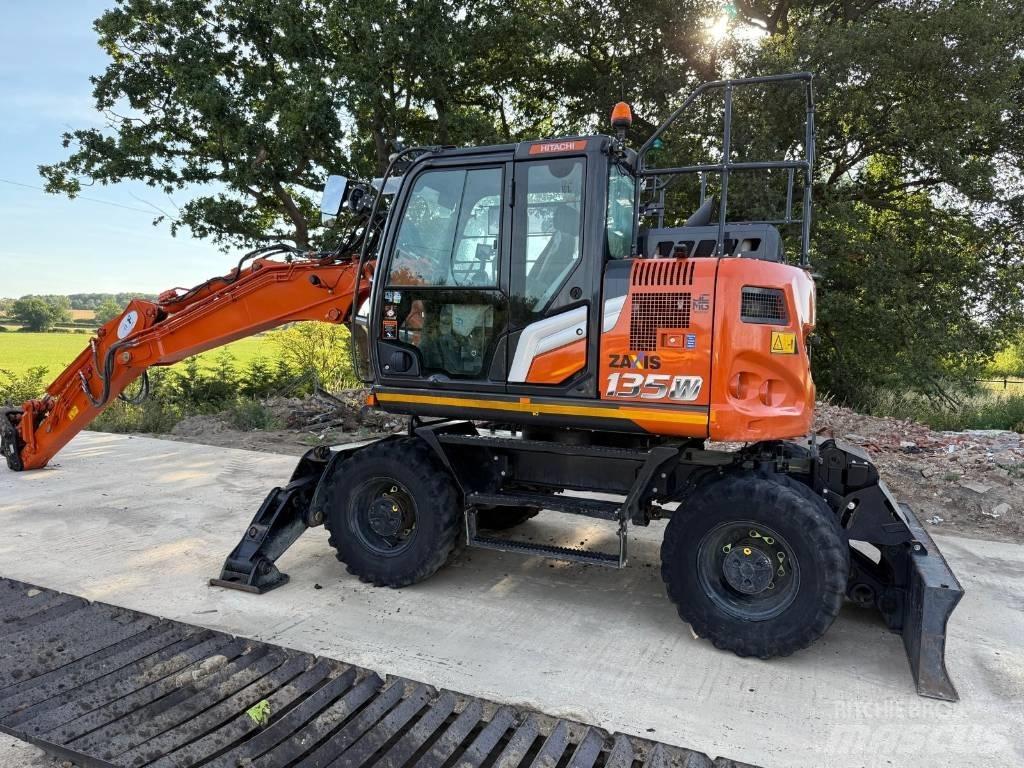 Hitachi ZX 135 W-7 Ratiniai ekskavatoriai