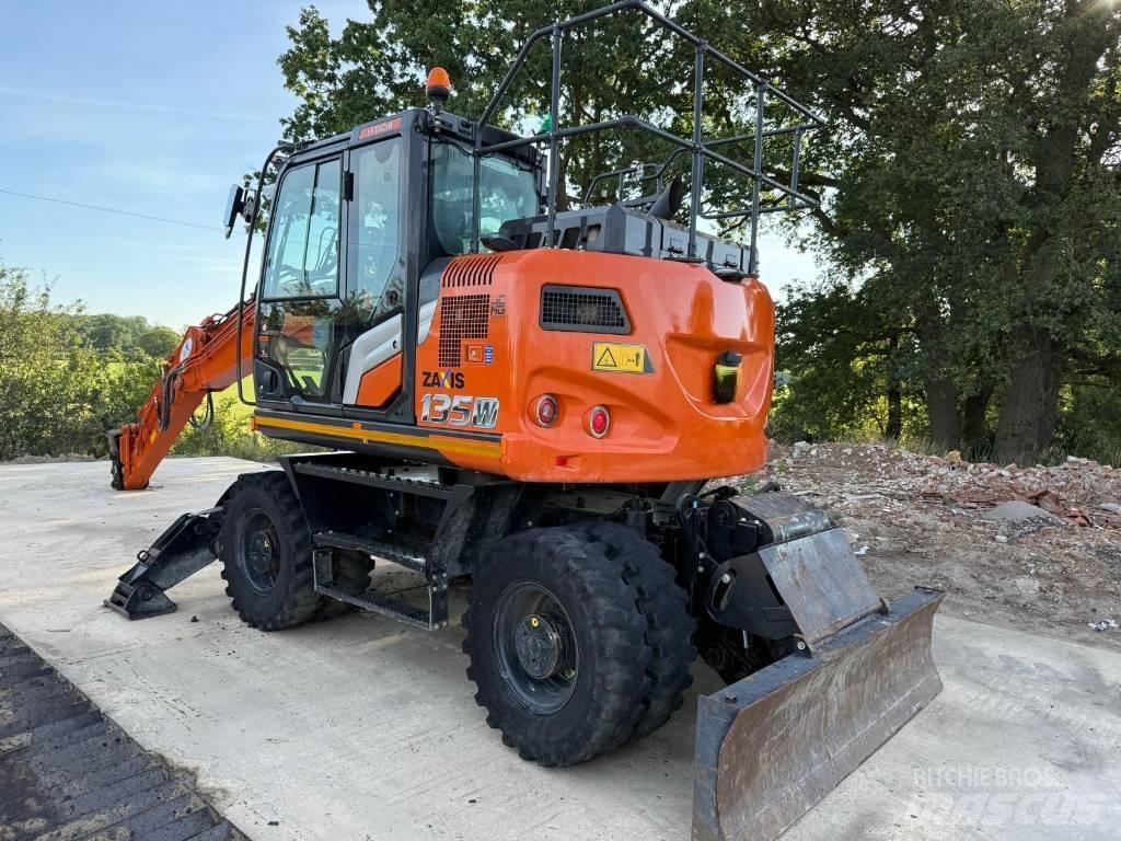 Hitachi ZX 135 W-7 Ratiniai ekskavatoriai
