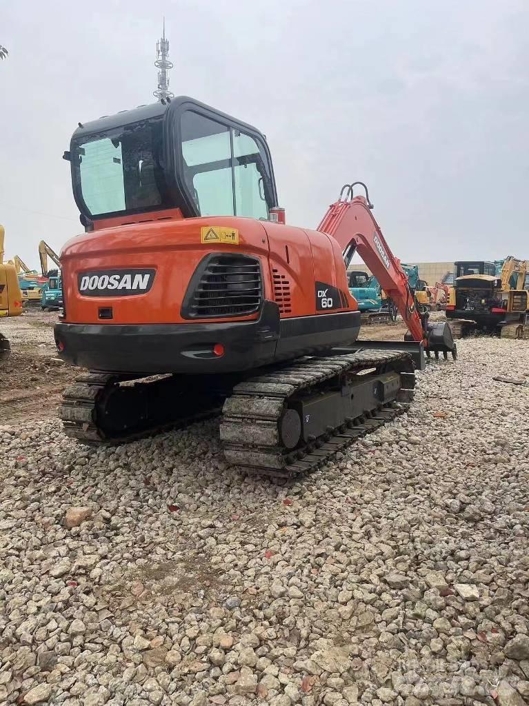 Doosan DX60 Mini ekskavatoriai < 7 t