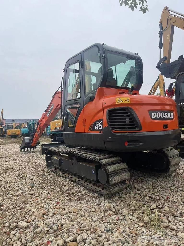 Doosan DX60 Mini ekskavatoriai < 7 t
