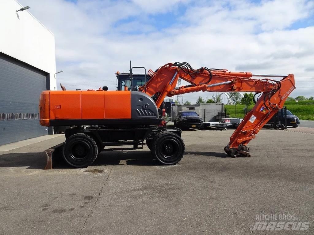 Hitachi ZX210W-3 Ratiniai ekskavatoriai