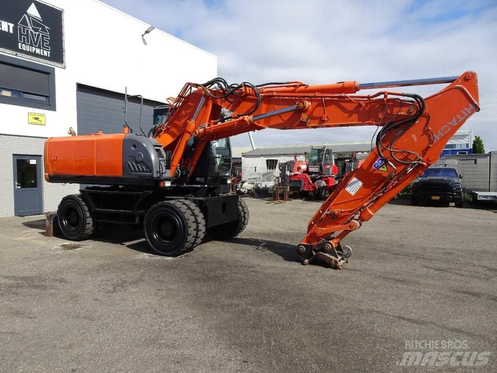 Hitachi ZX210W-3 Ratiniai ekskavatoriai