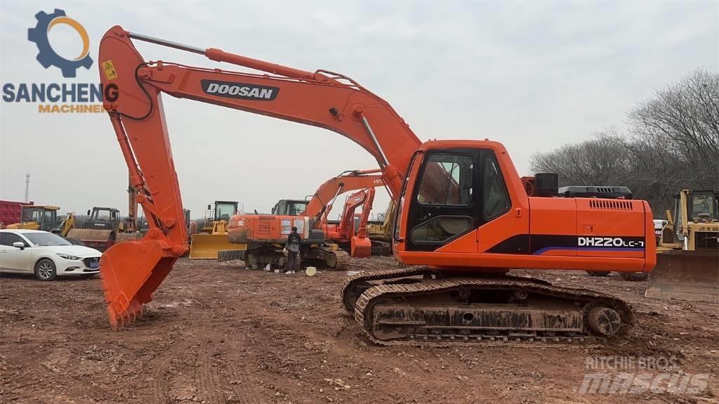 Doosan DX 220 Vikšriniai ekskavatoriai