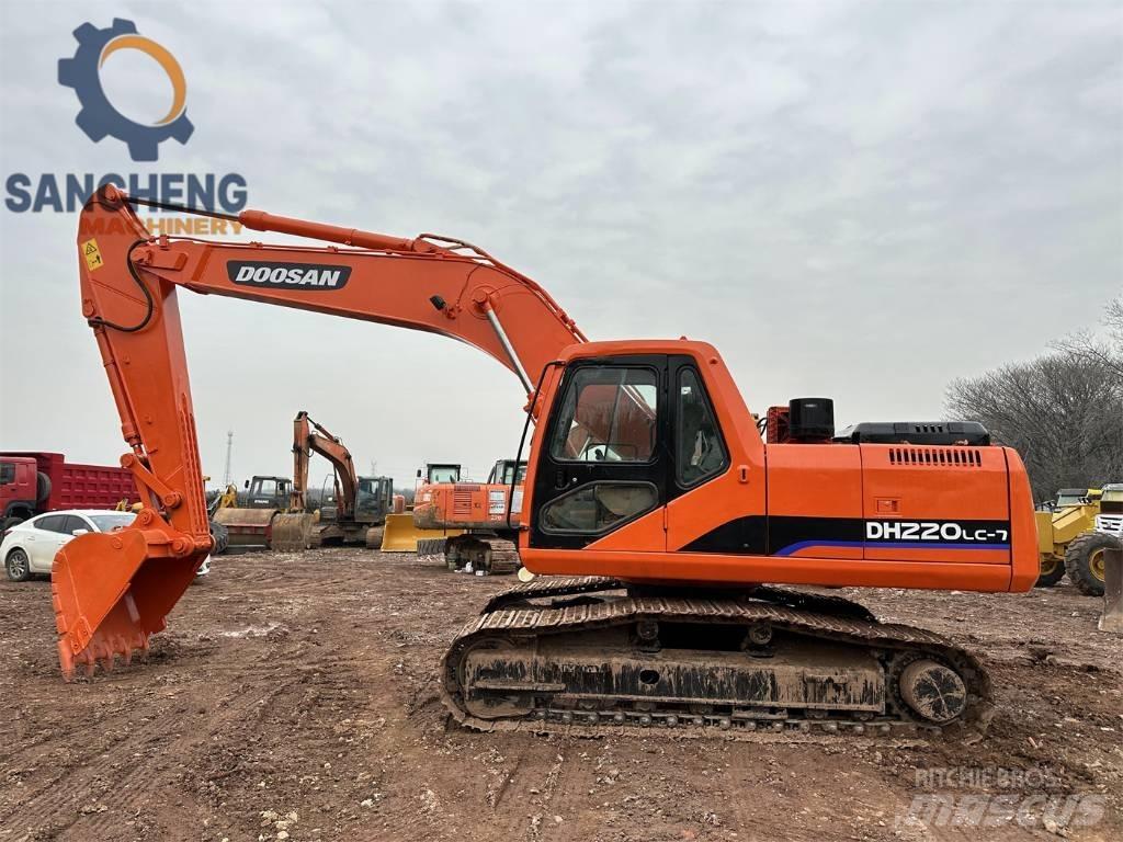 Doosan DX 220 Vikšriniai ekskavatoriai