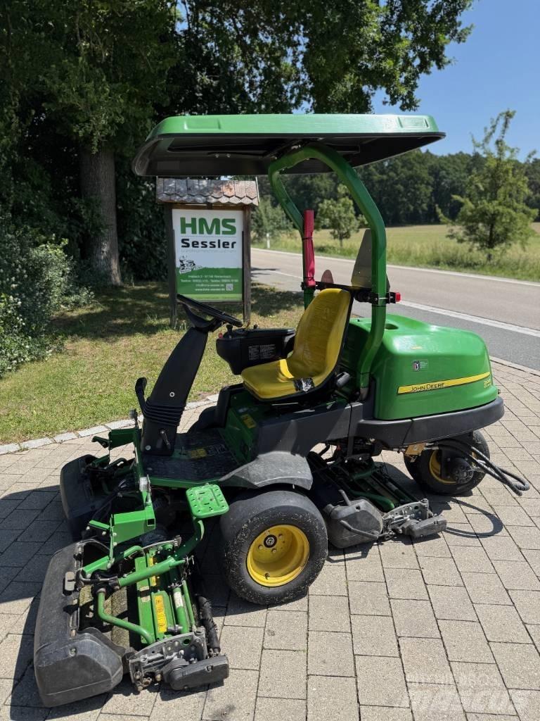 John Deere 2500 E Golfo laukų šienapjovės