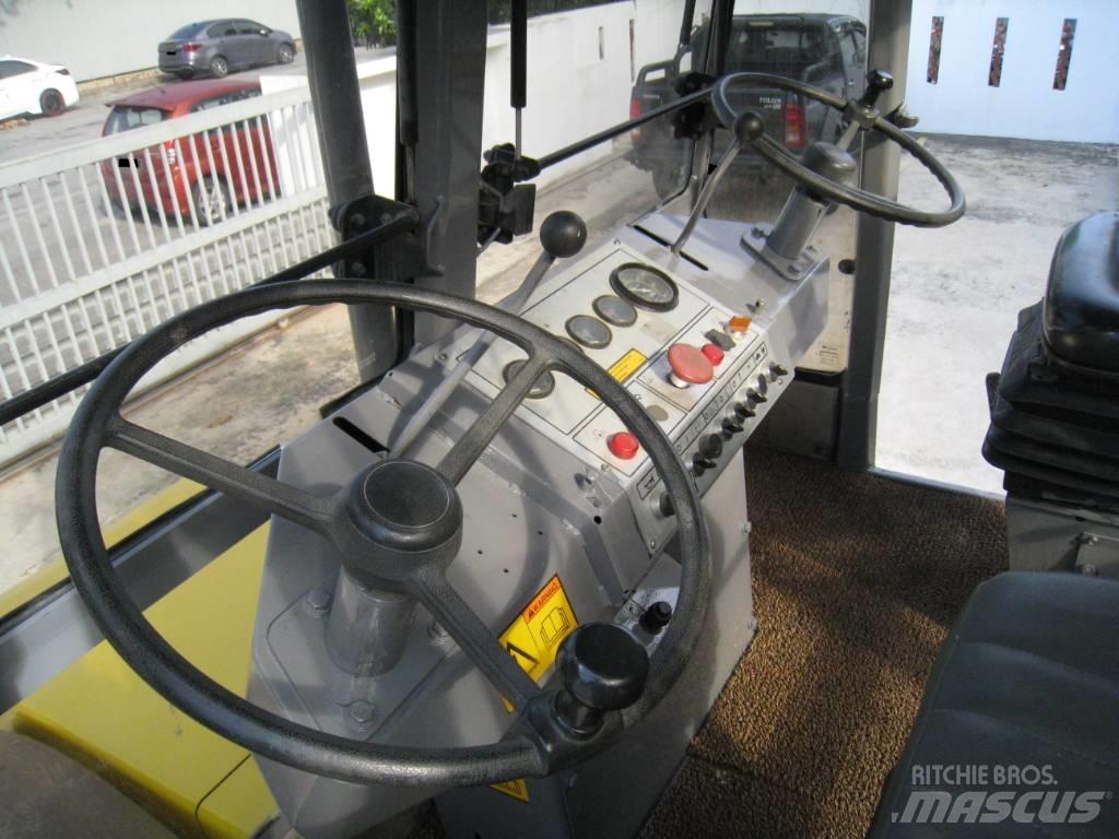 Dynapac CS 141 Porinių būgnų volai
