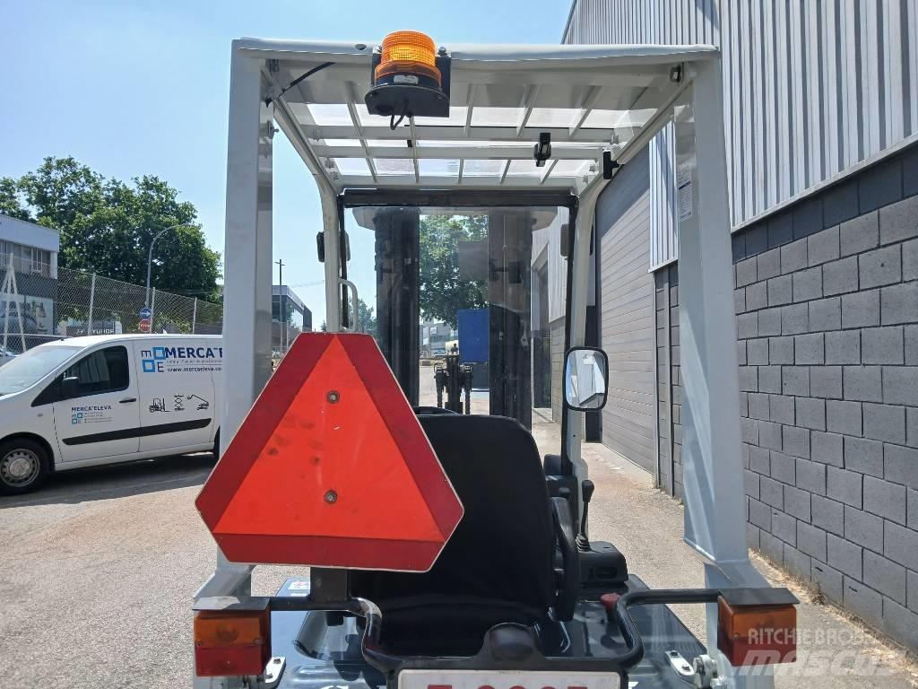 Nissan JAG1N1L16Q Elektriniai šakiniai krautuvai